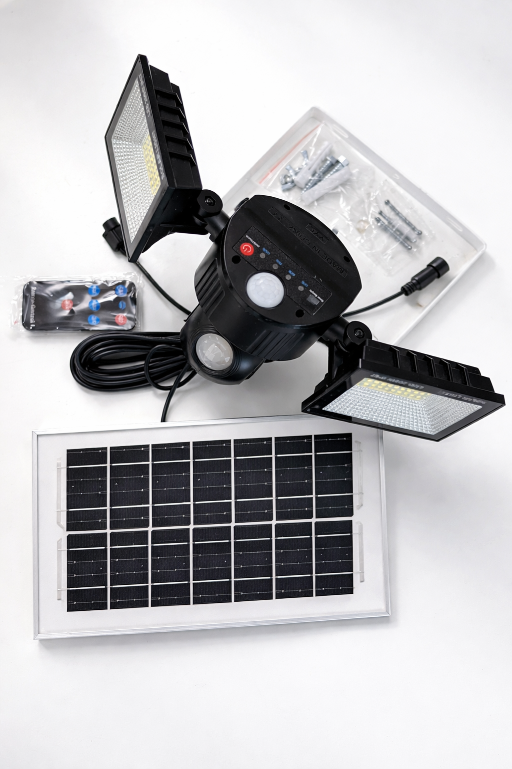 Proiector Solar LED Dublu 200W cu Senzor de Mișcare, Telecomandă și Protecție IP67 – Iluminare Puternică pentru Curte, Grădină și Exterior