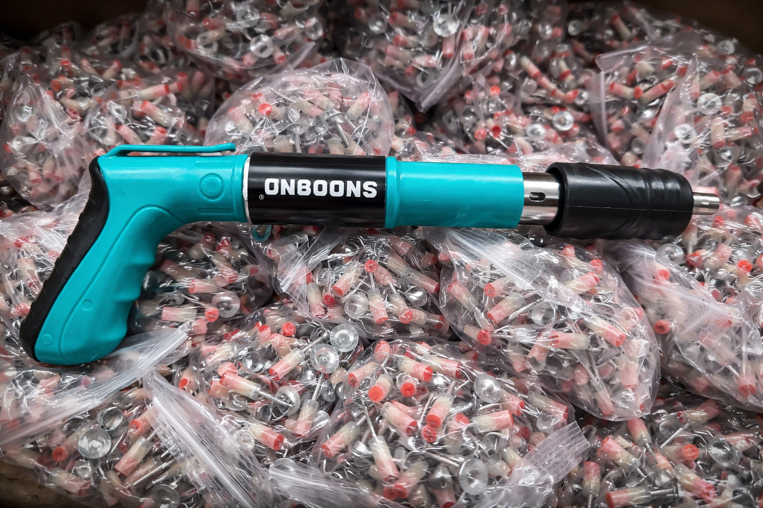 Pistol Pneumatic de Batut Cuie in Beton si Metal + 100 de cuie INCLUSE